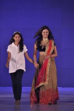 Rashmi Desai  walk the ramp for Manali Jagtap Show on 15th Nov 2015